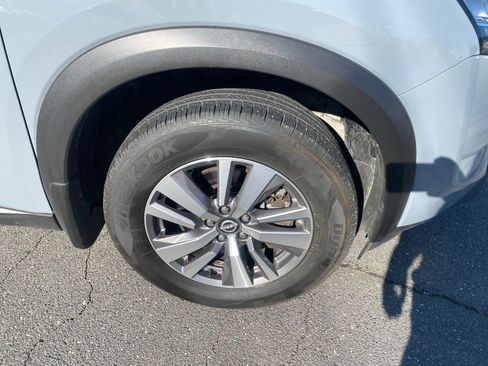 Used 2022 Nissan Pathfinder SL image 9