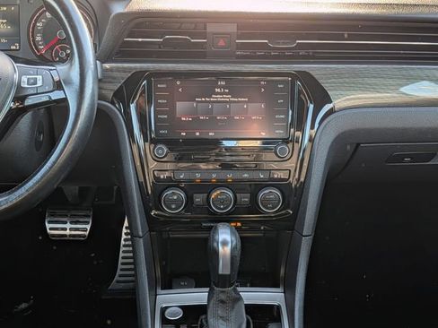 Used 2022 Volkswagen Passat 2.0T R-Line image 16