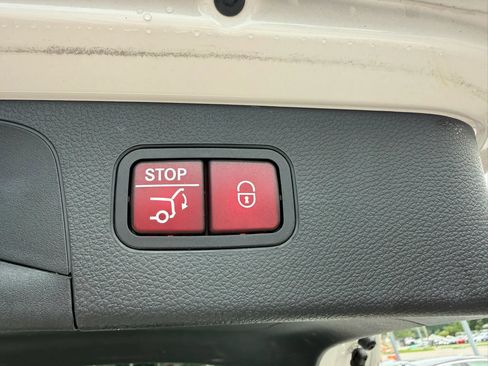 Used 2021 Mercedes-Benz GLC 300 4MATIC image 35