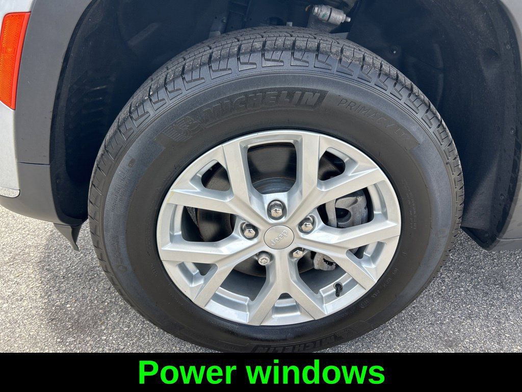 Used 2024 Jeep Grand Cherokee L Limited RWD image 19