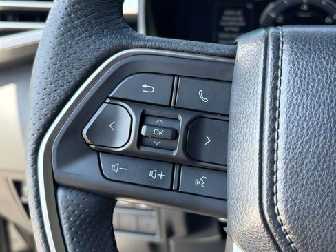 Used 2025 Toyota Tundra Limited AWD/4WD image 22