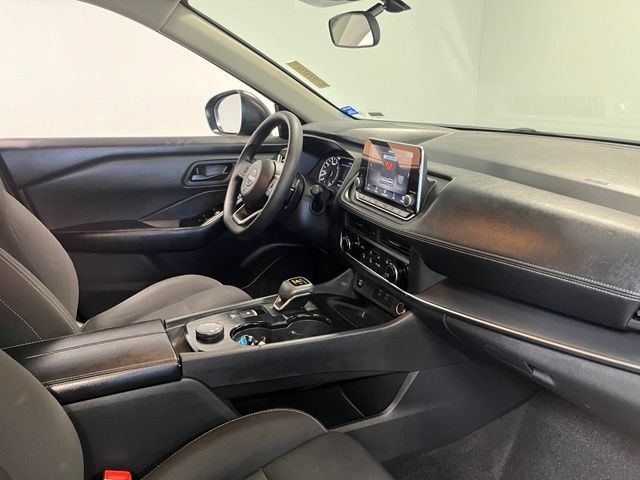 Used 2024 Nissan Rogue S AWD/4WD image 11