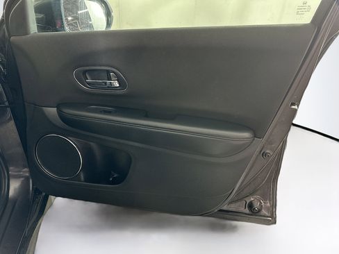 Used 2018 Honda HR-V EX image 30