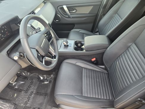 Used 2025 Land Rover Discovery Sport Dynamic SE AWD/4WD image 6