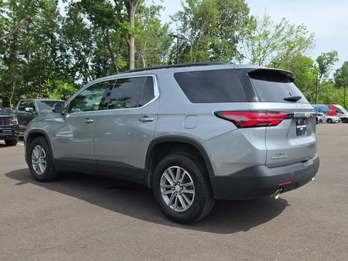 Used 2023 Chevrolet Traverse LT FWD image 3