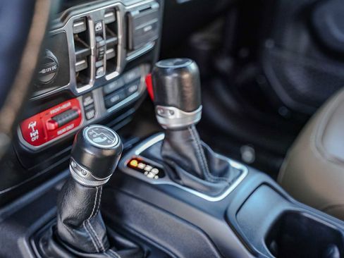 Used 2022 Jeep Wrangler Unlimited Rubicon w/ Xtreme Recon 35" Tire Package image 14