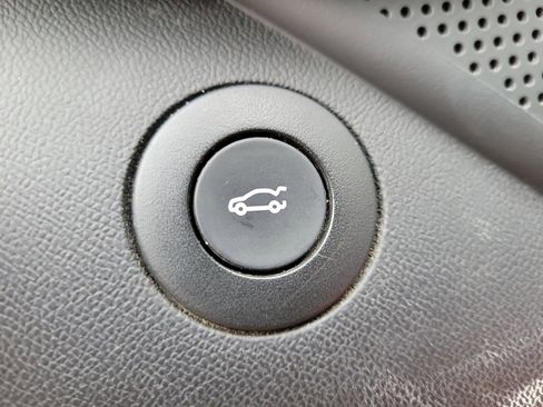 Used 2021 Chevrolet Camaro SS RWD image 11