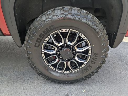 Used 2024 GMC Sierra 2500 AT4 w/ AT4 Premium Plus Package AWD/4WD image 44