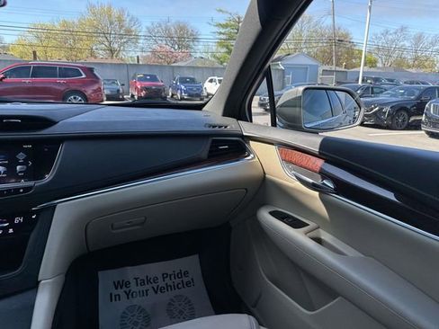 Used 2017 Cadillac XT5 Luxury w/ Driver Awareness Package image 33