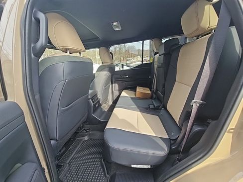 Used 2024 Lexus GX 550 550 Overtrail image 14