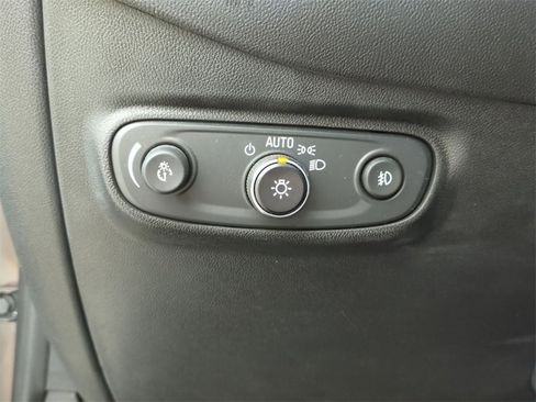 Certified 2020 Chevrolet Equinox LT w/ Driver Convenience Package image 17