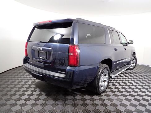 Used 2018 Chevrolet Suburban LT w/ LT Signature Package AWD/4WD image 21