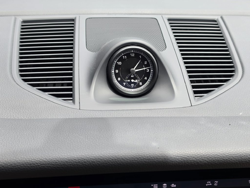 Certified 2026 Porsche Macan AWD/4WD image 22