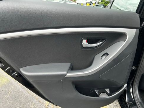 Used 2016 Hyundai Elantra GT w/ Option Group 02 FWD image 29
