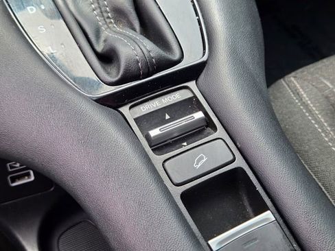 Certified 2023 Honda HR-V LX image 31