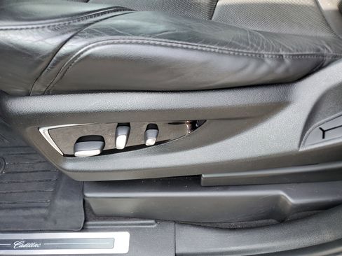 Used 2019 Cadillac Escalade Premium Luxury image 15