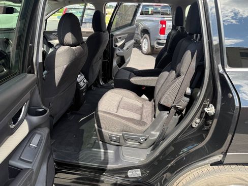Used 2019 Subaru Ascent Premium w/ Popular Package #2 AWD/4WD image 11