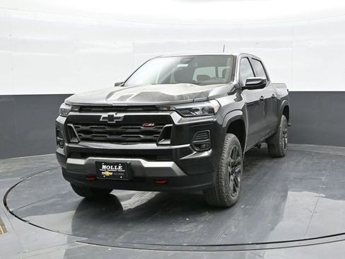 New 2025 Chevrolet Colorado Z71 w/ Technology Package AWD/4WD image 2