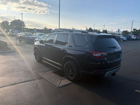 Used 2025 Honda Pilot TrailSport image 19