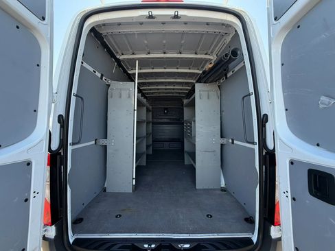 Used 2023 Mercedes-Benz Sprinter 2500 image 11