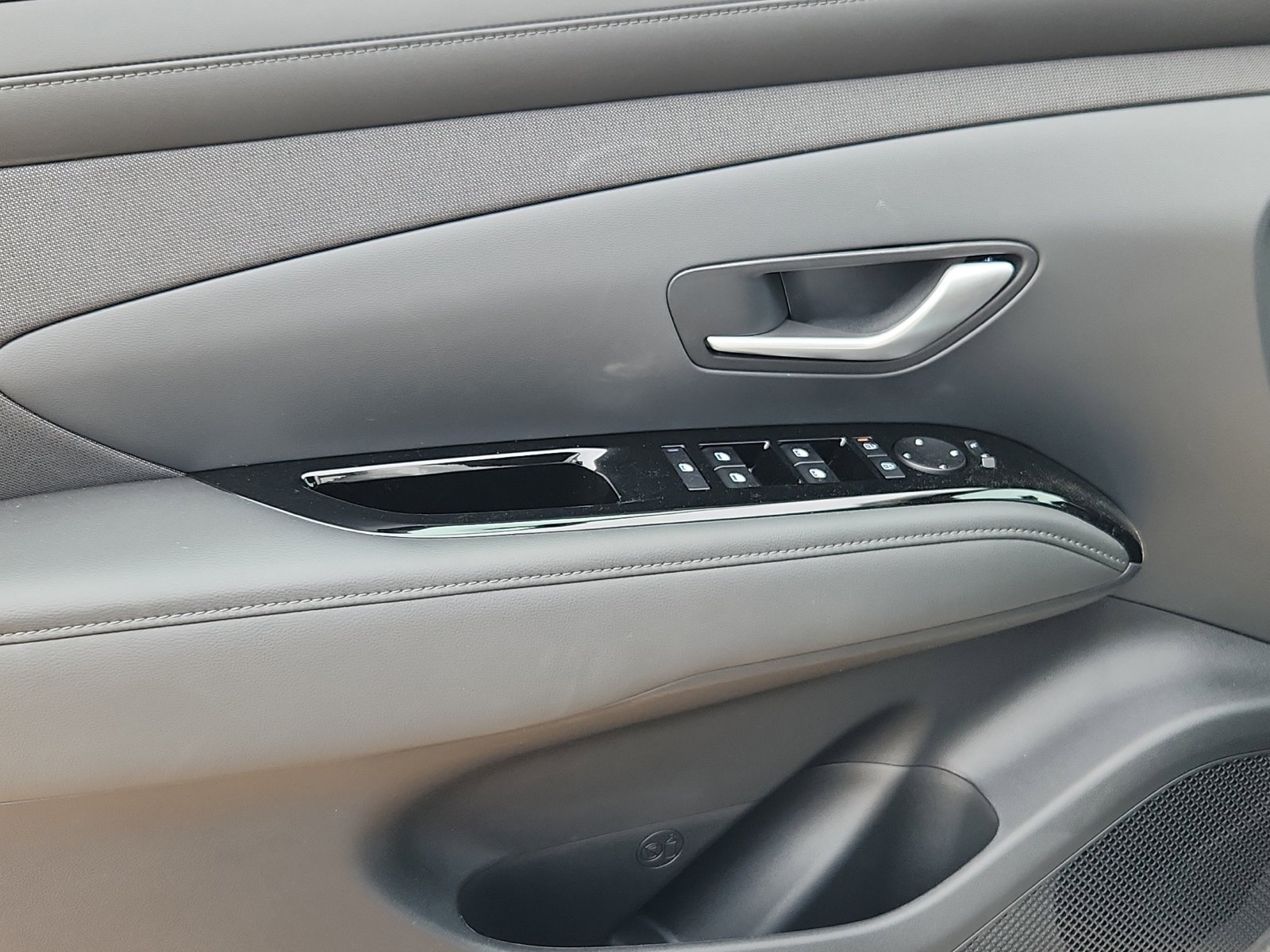 New 2026 Hyundai Tucson Limited AWD/4WD image 9