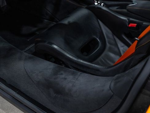 Used 2019 McLaren 720S Performance RWD image 23