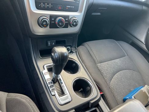 Used 2016 GMC Acadia SLE image 16