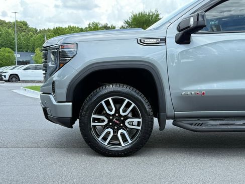 Used 2023 GMC Sierra 1500 AT4 w/ Technology Package AWD/4WD image 11