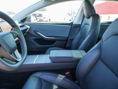 Used 2025 Tesla Model 3 Long Range image 17