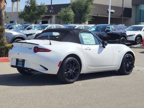 New 2026 MAZDA MX-5 Miata Club w/ Interior Package RWD image 4