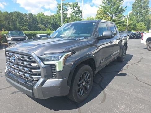 Used 2024 Toyota Tundra Platinum AWD/4WD image 2