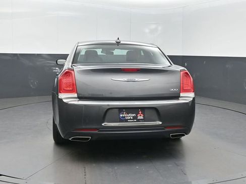 Used 2019 Chrysler 300 Touring L w/ Quick Order Package 22F image 33