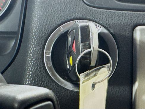 Used 2007 Volvo C70 T5 image 17