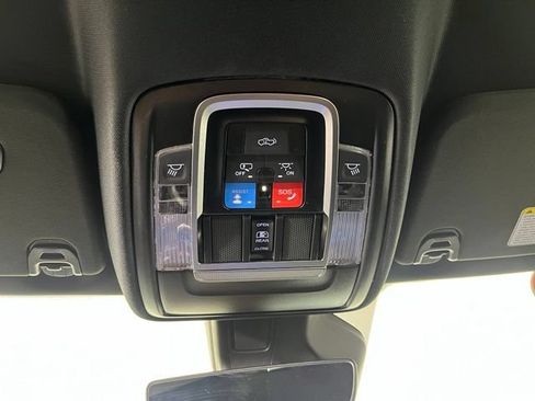Used 2026 RAM 1500 Laramie AWD/4WD image 35