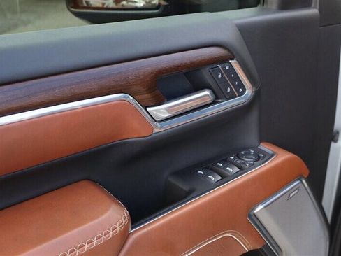 Used 2025 GMC Sierra 3500 Denali Ultimate image 17