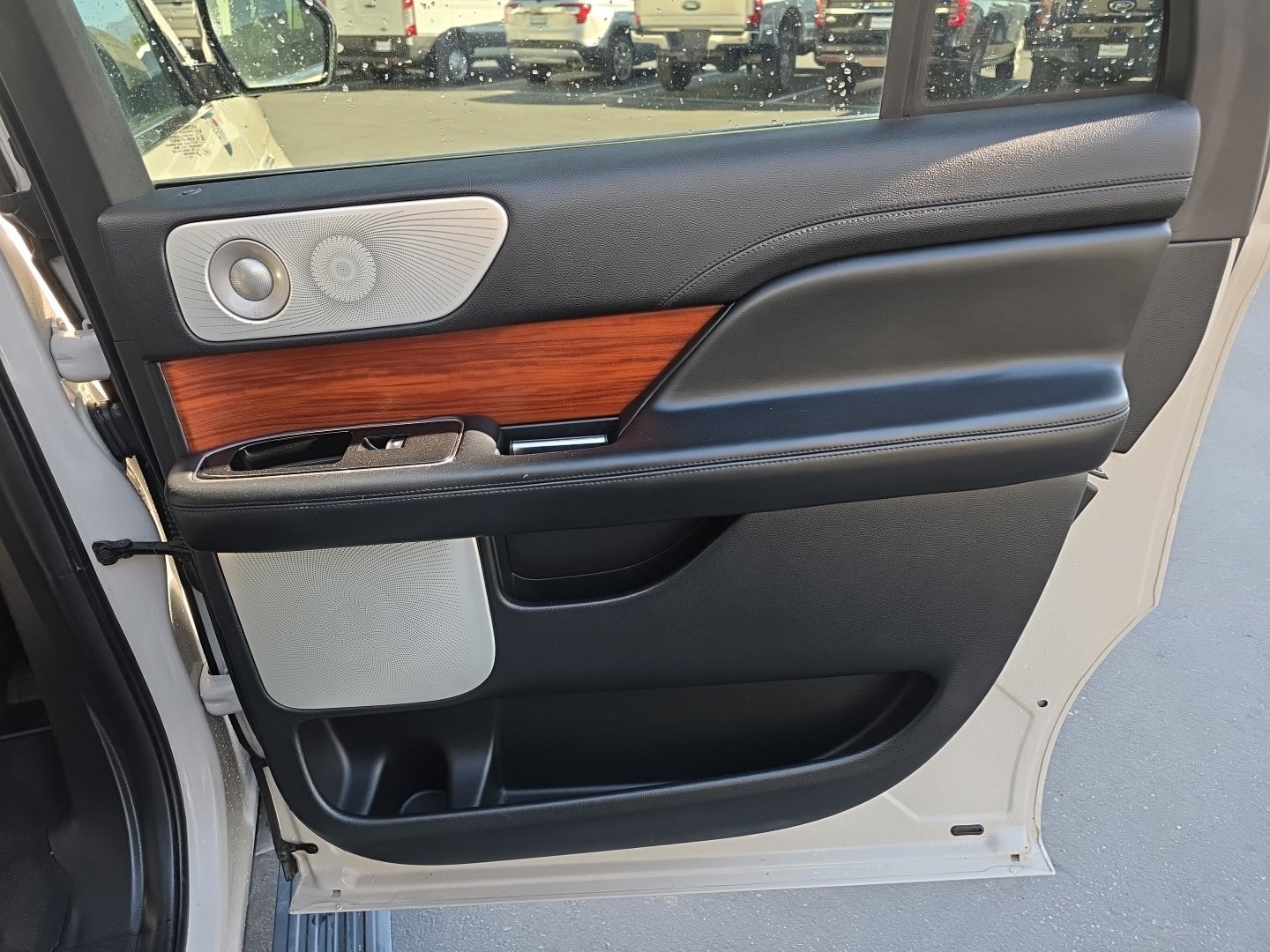 Used 2020 Lincoln Navigator L Reserve w/ Equipment Group 208A Reserve AWD/4WD image 40