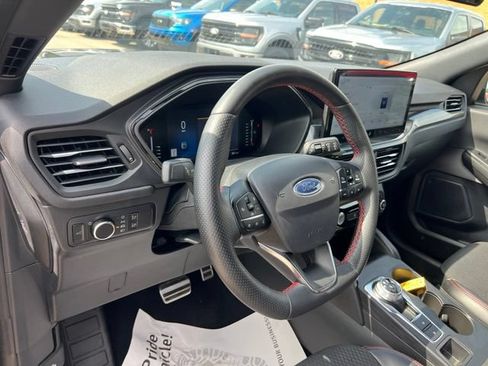 Certified 2024 Ford Escape ST-Line w/ Tech Pack #1 AWD/4WD image 7
