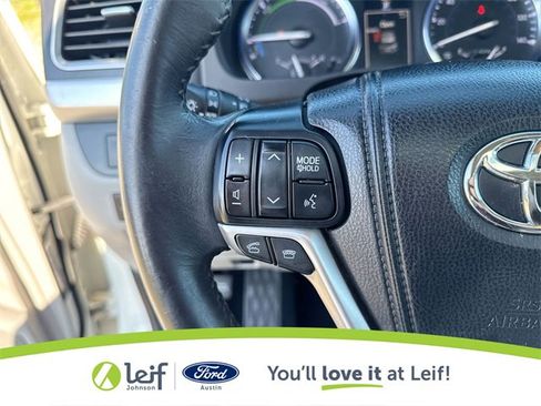 Used 2014 Toyota Highlander Limited image 32