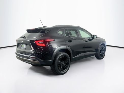 Used 2025 Chevrolet Trax ACTIV FWD image 9