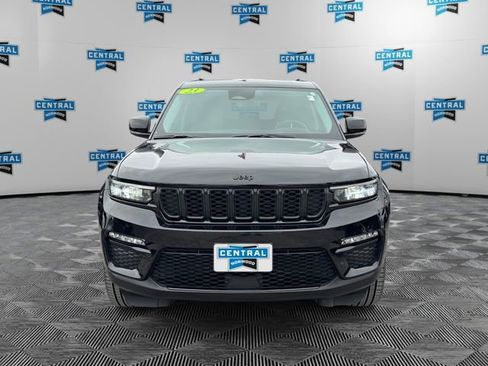 Certified 2023 Jeep Grand Cherokee Limited w/ Black Appearance Package image 9