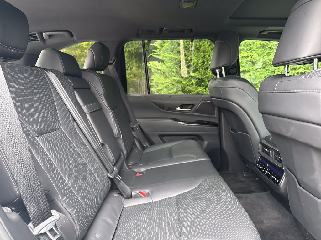 Used 2023 Lexus LX 600 4WD w/ Appearance Package image 15
