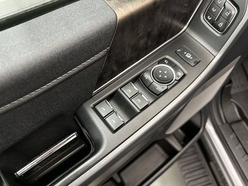 Used 2024 Ford F250 Lariat w/ Sport Appearance Package AWD/4WD image 17