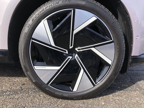 New 2026 Volvo EX90 Ultra image 9