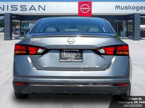 Used 2023 Nissan Altima 2.5 S FWD image 6