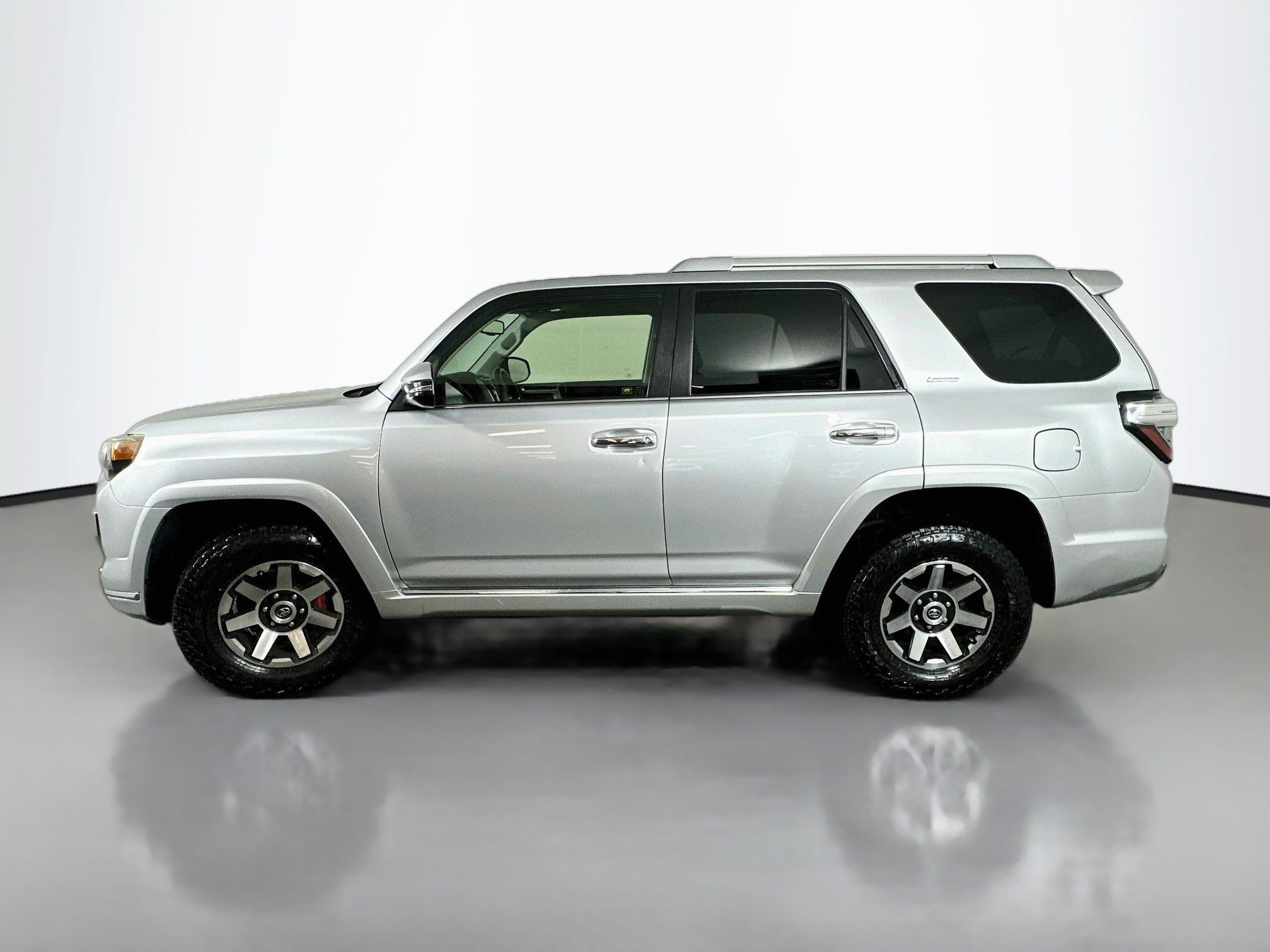 Used 2014 Toyota 4Runner Limited AWD/4WD image 4