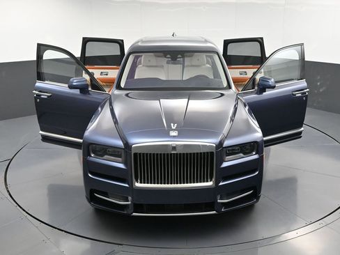 Certified 2024 Rolls-Royce Cullinan AWD/4WD image 38