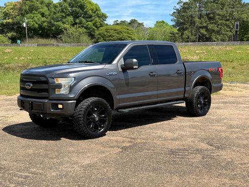 Used 2015 Ford F150 Lariat image 1