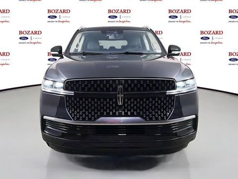 New 2025 Lincoln Navigator L Reserve AWD/4WD image 2