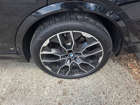 Certified 2025 BMW X7 xDrive40i w/ M Sport Package AWD/4WD image 5
