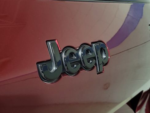 Used 2024 Jeep Grand Cherokee L Altitude AWD/4WD image 7